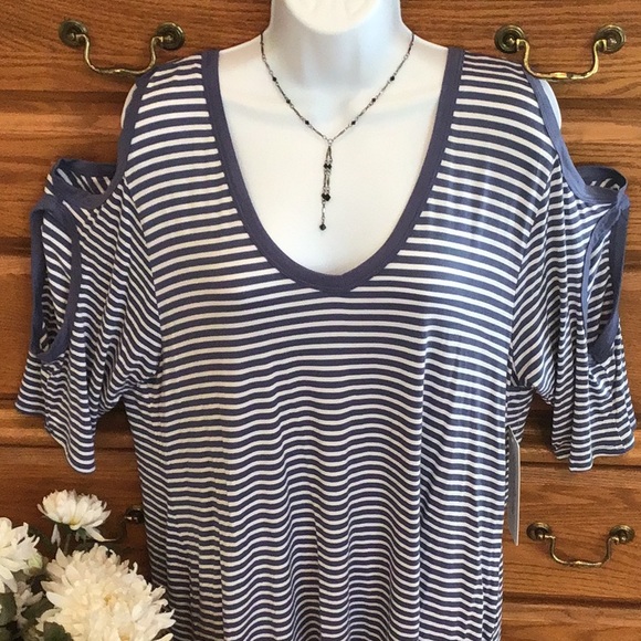 Hi Lo Peek A Boo Arm Blue Tunic NWT - Picture 4 of 8